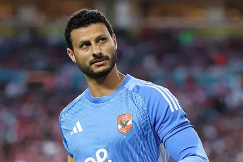 مدير الكرة بالأهلي: رفضت طلب الشناوي بعد القمة.. ونخطط لبناء بيت للاعبين في النادي